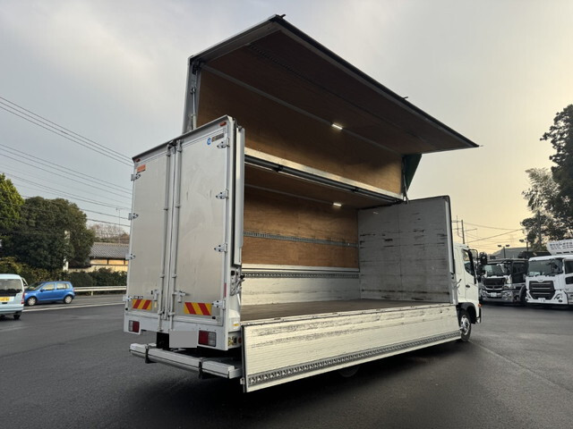 日野レンジャーアルミウイング中型（4t）[写真02]