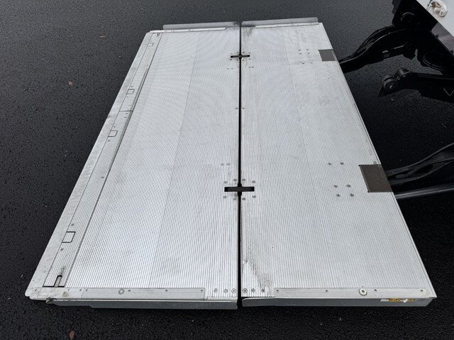 日野レンジャーアルミウイング中型（4t）[写真21]