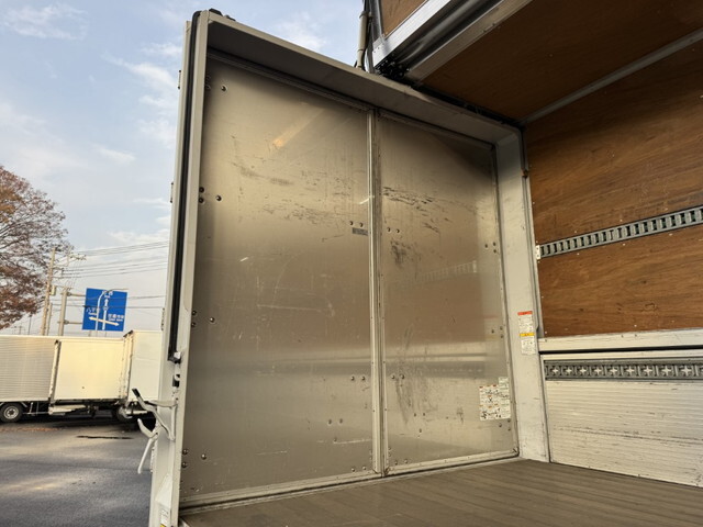 日野レンジャーアルミウイング中型（4t）[写真28]