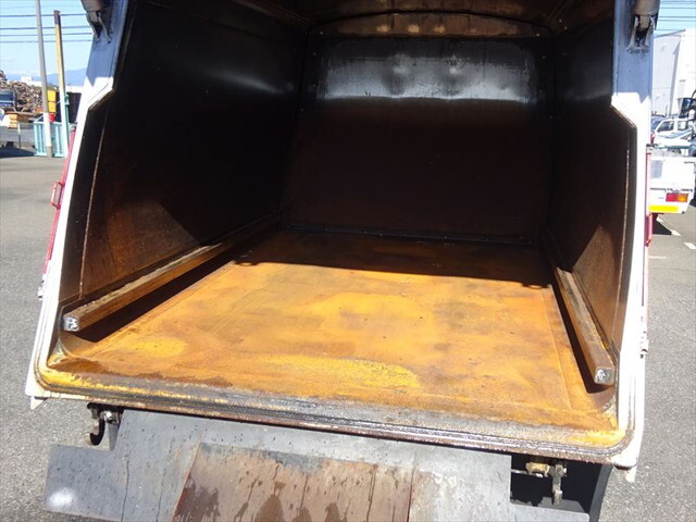 UDトラックスコンドルパッカー車（塵芥車）増トン（6t・8t）[写真16]