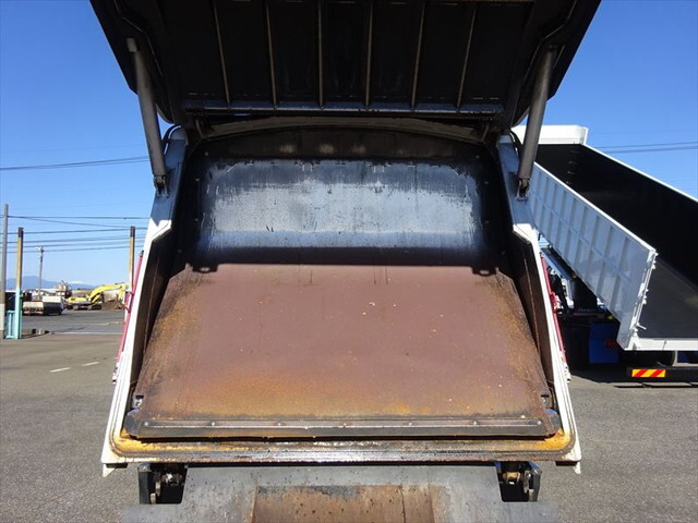 UDトラックスコンドルパッカー車（塵芥車）増トン（6t・8t）[写真18]