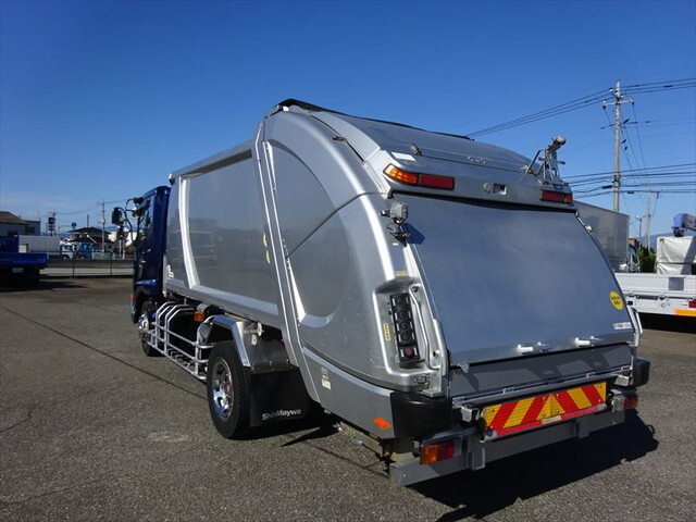 UDトラックスコンドルパッカー車（塵芥車）増トン（6t・8t）[写真02]