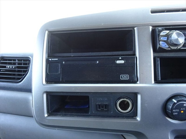 UDトラックスコンドルパッカー車（塵芥車）増トン（6t・8t）[写真30]