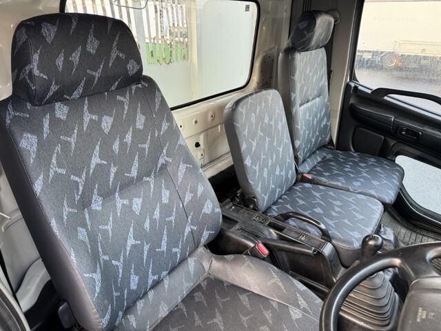 日野レンジャーダンプ中型（4t）[写真10]