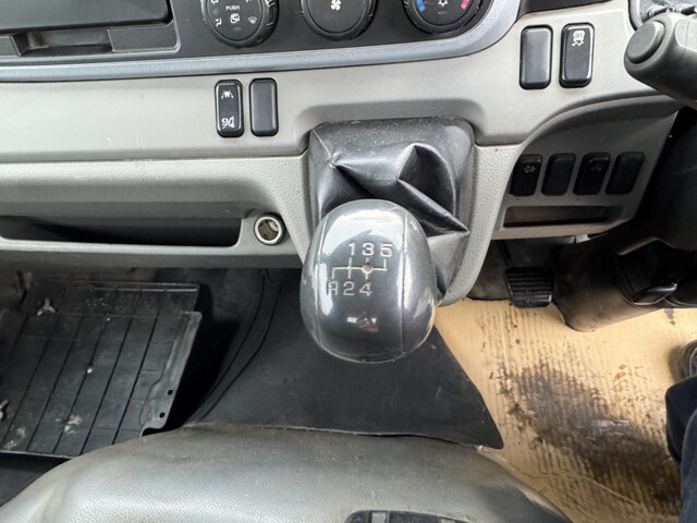 日産アトラスダンプ小型（2t・3t）[写真17]