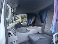 UDトラックスクオンアルミウイング大型（10t）[写真17]