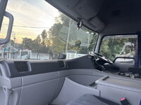 UDトラックスクオンアルミウイング大型（10t）[写真18]