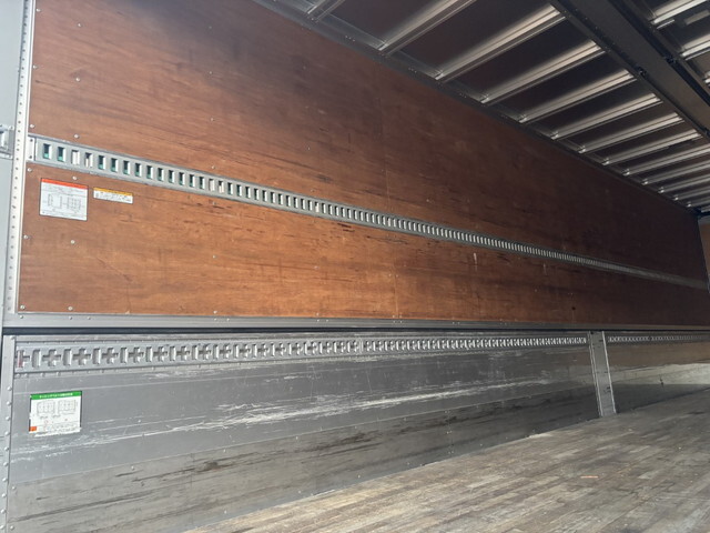 UDトラックスクオンアルミウイング大型（10t）[写真23]