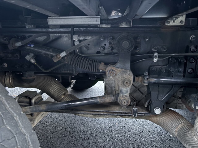 UDトラックスクオンアルミウイング大型（10t）[写真36]