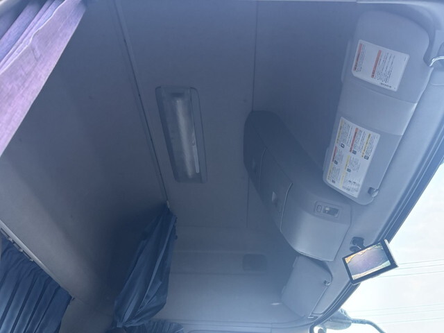 UDトラックスクオンアルミウイング大型（10t）[写真09]