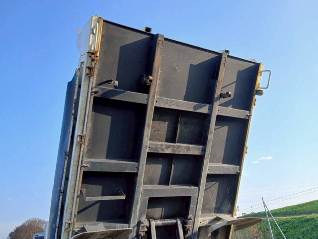 いすゞエルフダンプ小型（2t・3t）[写真40]