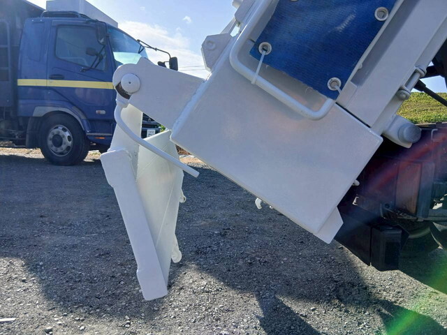 いすゞエルフダンプ小型（2t・3t）[写真09]