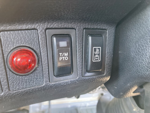 日野レンジャーセルフクレーン3段中型（4t）[写真38]