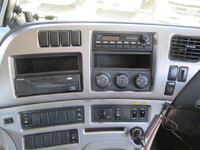 UDトラックスその他の車種ダブルキャブ（Wキャブ）大型（10t）[写真25]