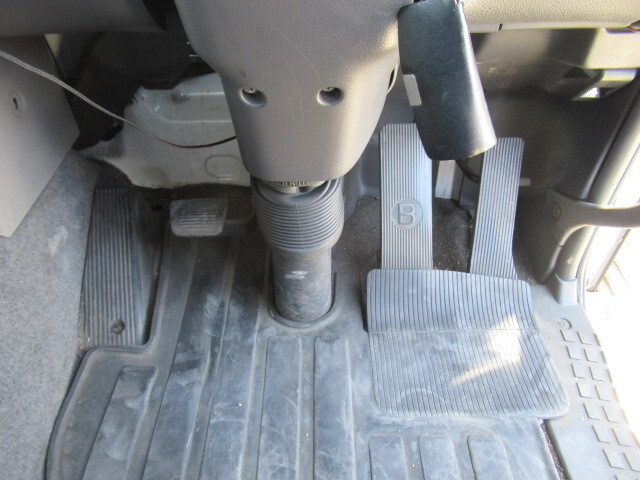 UDトラックスその他の車種ダブルキャブ（Wキャブ）大型（10t）[写真26]