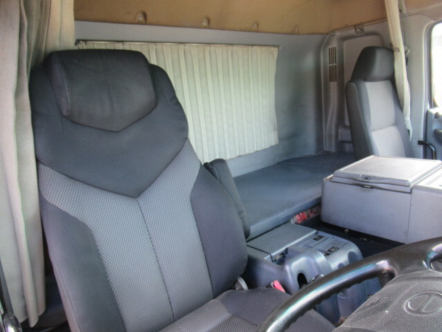 日野プロフィアアルミブロック大型（10t）[写真23]