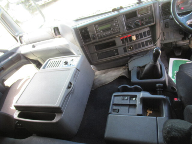 日野プロフィアアルミブロック大型（10t）[写真26]