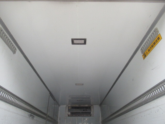 いすゞフォワード冷凍車（冷蔵車）中型（4t）[写真10]