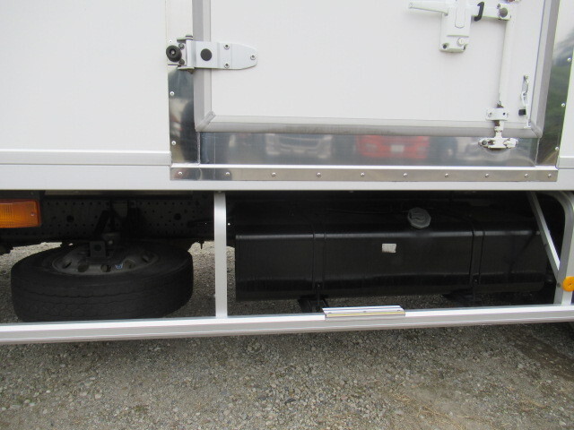 いすゞフォワード冷凍車（冷蔵車）中型（4t）[写真16]