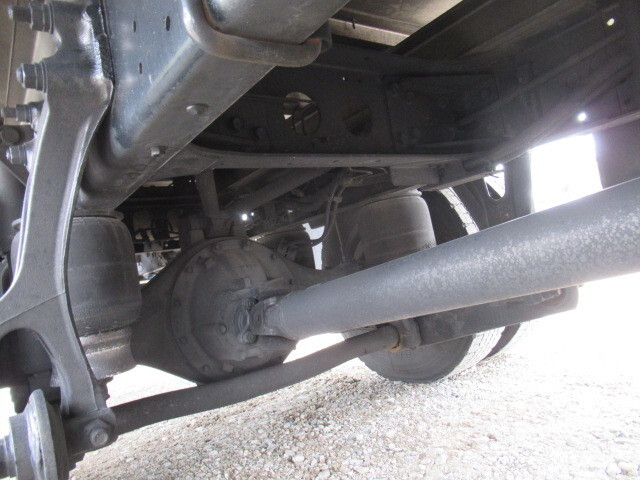 いすゞフォワード冷凍車（冷蔵車）中型（4t）[写真18]