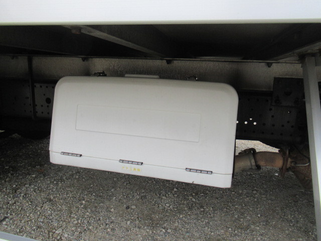 いすゞフォワード冷凍車（冷蔵車）中型（4t）[写真20]