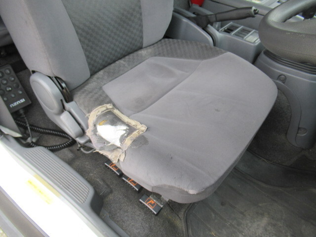 いすゞフォワード冷凍車（冷蔵車）中型（4t）[写真25]