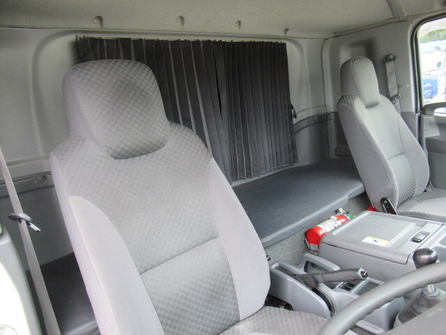 いすゞフォワード冷凍車（冷蔵車）中型（4t）[写真26]