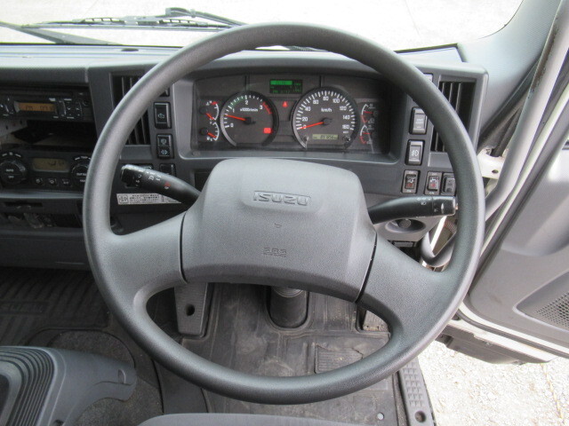 いすゞフォワード冷凍車（冷蔵車）中型（4t）[写真29]