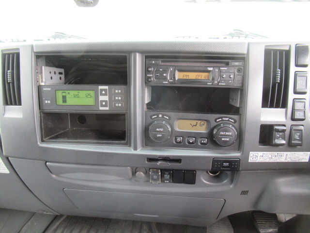 いすゞフォワード冷凍車（冷蔵車）中型（4t）[写真32]