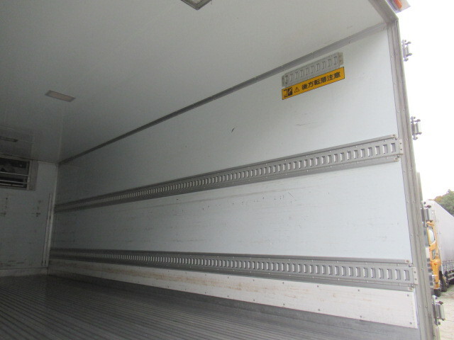 いすゞフォワード冷凍車（冷蔵車）中型（4t）[写真08]