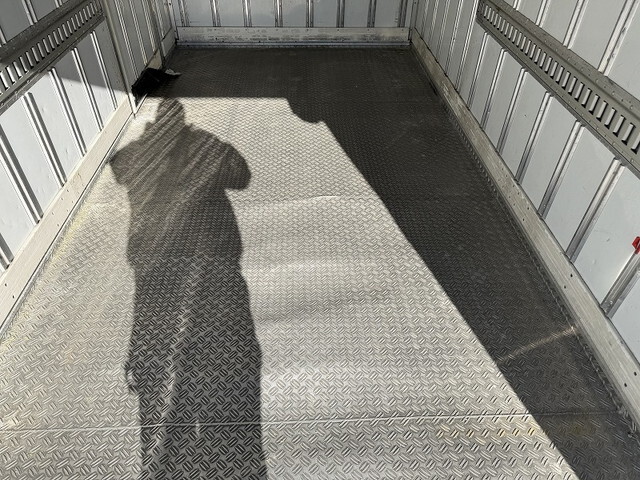 三菱ふそうキャンター冷凍車（冷蔵車）小型（2t・3t）[写真12]