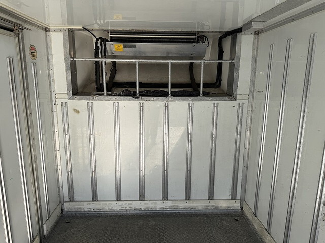 三菱ふそうキャンター冷凍車（冷蔵車）小型（2t・3t）[写真13]