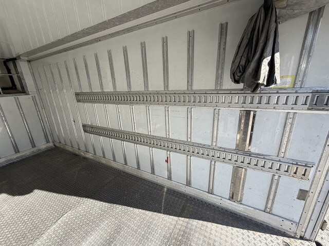 三菱ふそうキャンター冷凍車（冷蔵車）小型（2t・3t）[写真14]