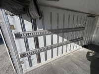 三菱ふそうキャンター冷凍車（冷蔵車）小型（2t・3t）[写真16]