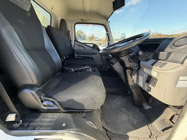 三菱ふそうキャンター冷凍車（冷蔵車）小型（2t・3t）[写真33]