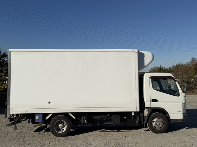 三菱ふそうキャンター冷凍車（冷蔵車）小型（2t・3t）[写真08]