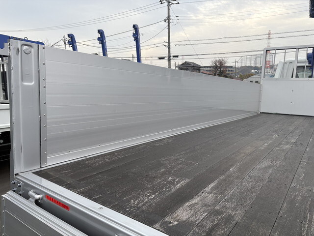 三菱ふそうファイタークレーン4段増トン（6t・8t）[写真10]