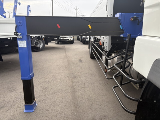 三菱ふそうファイタークレーン4段増トン（6t・8t）[写真16]