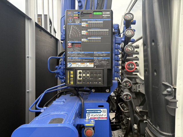 三菱ふそうファイタークレーン4段増トン（6t・8t）[写真19]