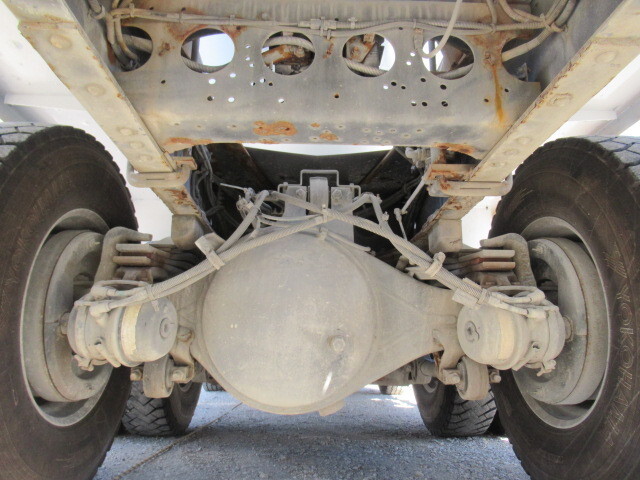 いすゞギガミキサー車（コンクリートミキサー）大型（10t）[写真21]