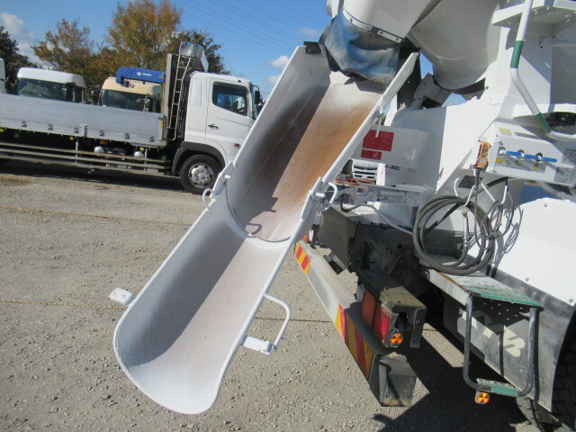 いすゞギガミキサー車（コンクリートミキサー）大型（10t）[写真06]