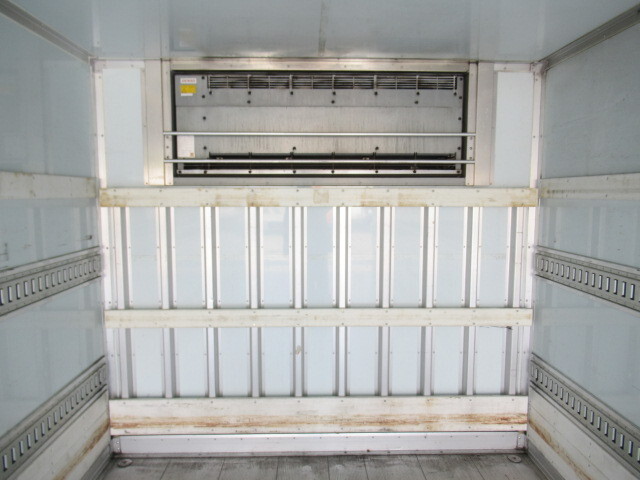 いすゞフォワード冷凍車（冷蔵車）中型（4t）[写真11]