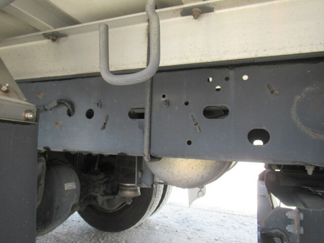 いすゞフォワード冷凍車（冷蔵車）中型（4t）[写真18]