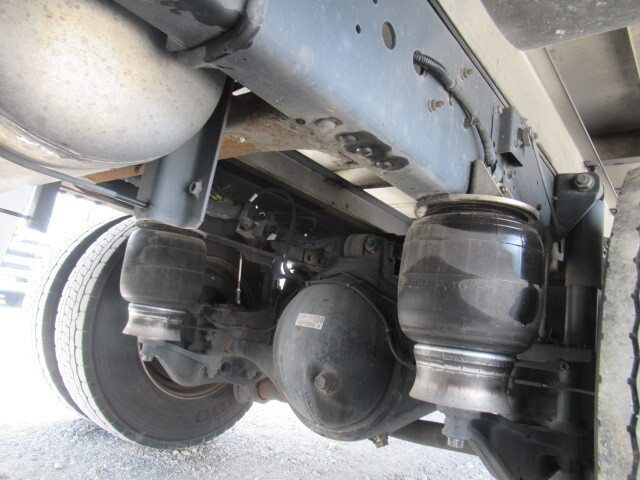 いすゞフォワード冷凍車（冷蔵車）中型（4t）[写真19]