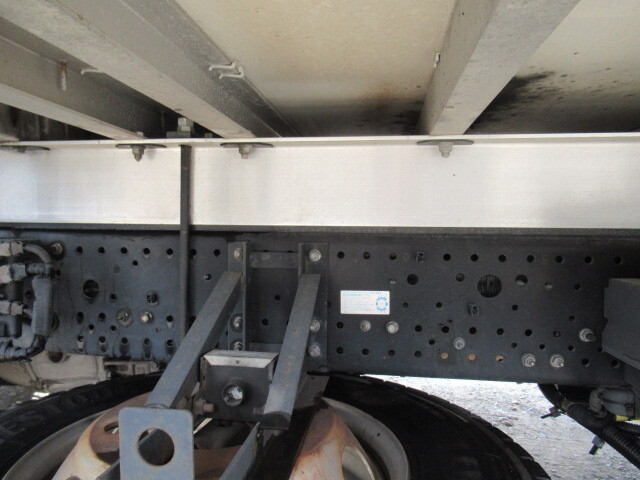 いすゞフォワード冷凍車（冷蔵車）中型（4t）[写真22]