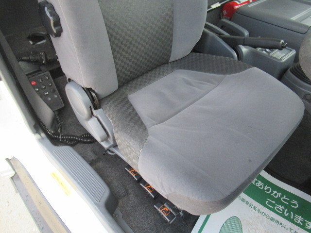 いすゞフォワード冷凍車（冷蔵車）中型（4t）[写真27]