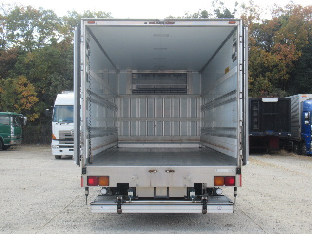 いすゞフォワード冷凍車（冷蔵車）中型（4t）[写真08]