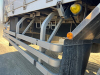 UDトラックスクオンアルミウイング大型（10t）[写真19]