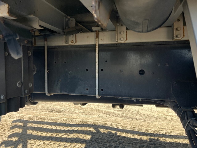 UDトラックスクオンアルミウイング大型（10t）[写真21]