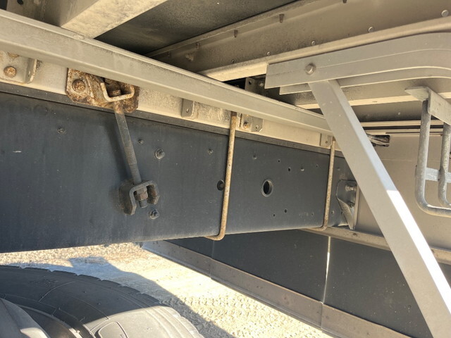 UDトラックスクオンアルミウイング大型（10t）[写真22]